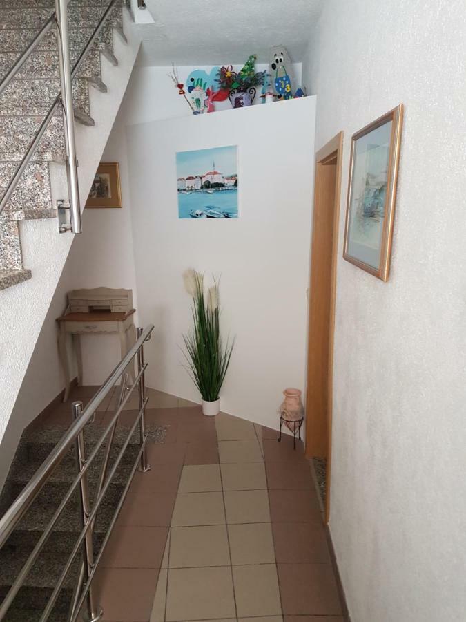 Apartment Narda Baska Voda Bagian luar foto